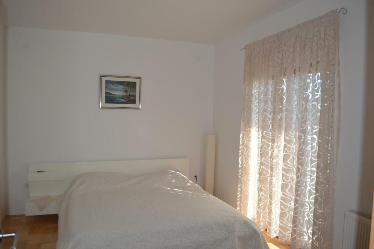 Apartmani Mila Sukošan Exterior foto